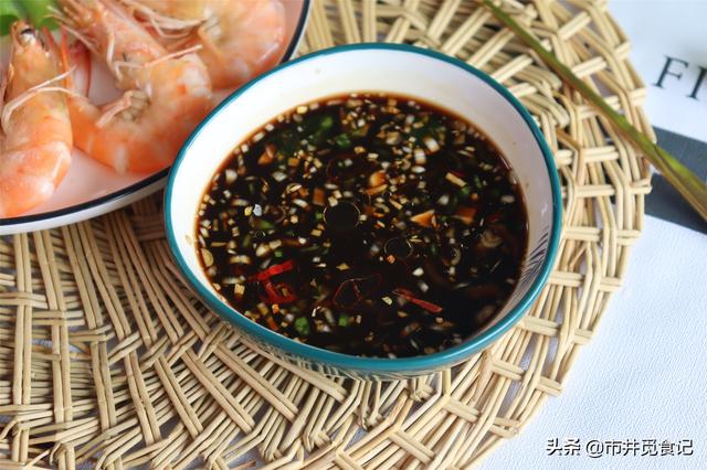 鲜虾，用水煮鲜味就跑了！海边渔民教你一招，虾肉不柴，鲜香软滑