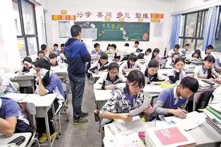 一退休教师亲诉：私立高中老板绞杀公立高中的