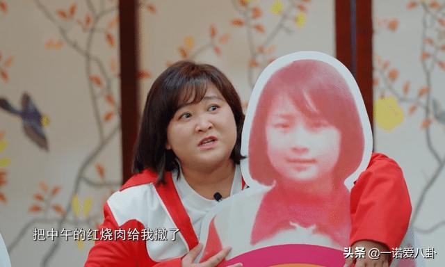 鞠婧祎晒童年照引争议，不放正脸还加滤镜，杨迪一句话回怼太真实