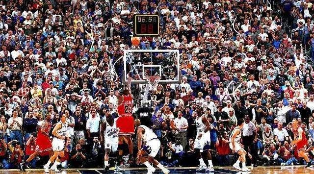 NBA史上最有影響力的照片！不是喬丹的絕殺，而是羅德曼縱身一躍