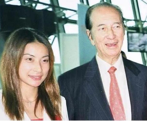 郭晶晶为啥也去送别何鸿燊，若没何鸿燊，郭晶晶就不会嫁入霍家