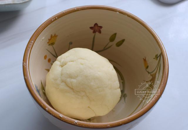 自制绿豆酥太成功了，层层起酥，咬一口掉一地，做法原来这么简单