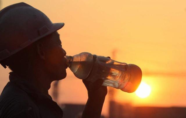 无锡包工头：日薪500三餐有肉，都留不住人，难道民工不用挣钱了