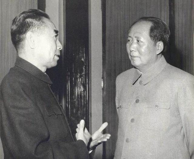 毛主席用两颗原子弹，轻松将美国、苏联的威胁