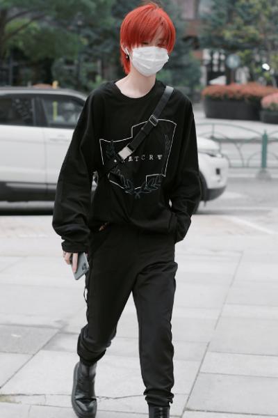 发色|THE9换新发色 刘雨昕金色虞书欣大红孔雪儿紫色撑门面