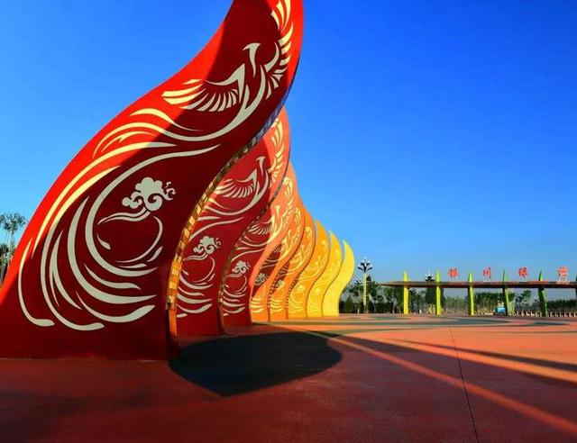 银川地处西北，却并不荒凉，被誉为“塞上江南