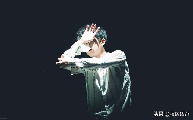 易烊千玺，一个被娱乐圈宠爱的人，你喜欢吗？