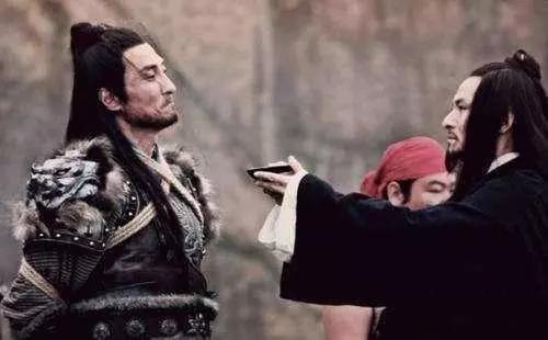 李世民要杀单雄信，为何仅徐茂公求情，秦琼、程咬金却装聋作哑？