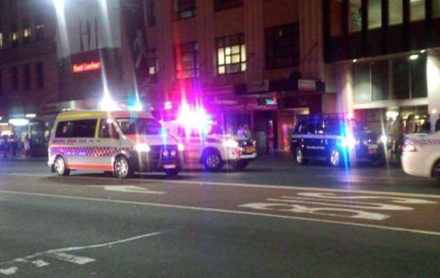 警察抓人总是拉警报，难道不怕坏人听见逃跑吗