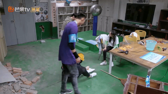 密室大逃脱2强势回归：杨大胆不见不散，邓伦不要再怂了