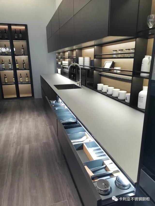 和记AG平台娱乐官网
不锈钢橱柜：品质立身，精工筑家