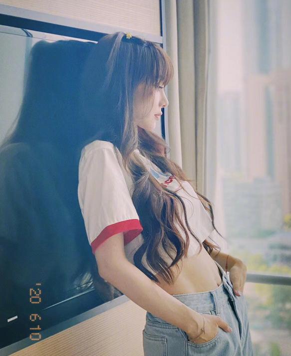本以为李小璐穿短装最美，当她换上古装后，终于明白贾乃亮的眼光