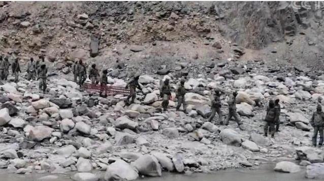 印军后院再起火，补给线难修复，一线士兵躲进洞穴，军内矛盾激化