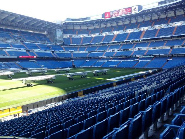 马德里旅游必打卡——参观皇家马德里足球俱乐部。