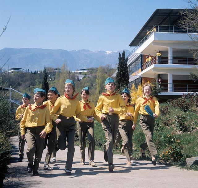 从少年先锋队到街头“黑社会”，苏联时期普通