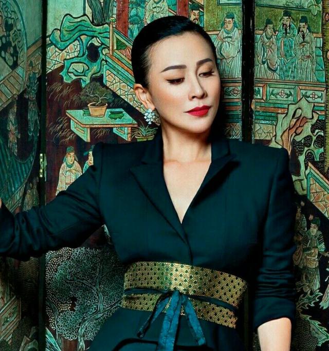 1990年，刘嘉玲遭绑架，被爆“裸照”，那3小时噩梦发生了什么？