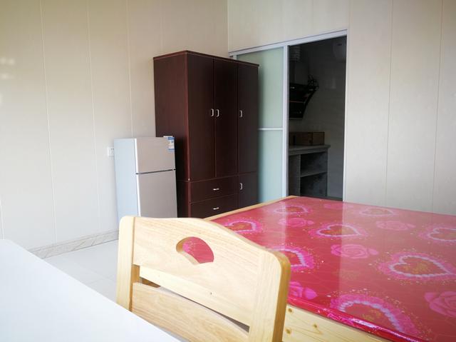 【公共安全专项整治】警民联手打造群租房“样板间”