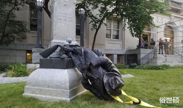 全世界黑人被唾弃，遭许多国家谴责，白人大喊：“回你的非洲去”