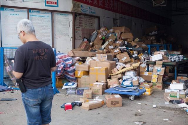 实体店每月店租2万，与电商卖家每月直通车烧20万，到底谁更贵？