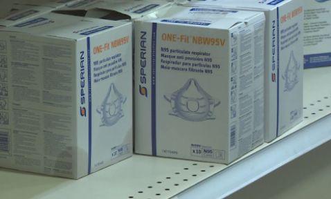 新冠病毒肆虐全球 印度惊现泡牛屎疗法 网友惊叹