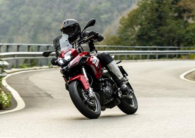 又一“黑马摩托”，标配ABS系统，通勤与拉力兼具，不到2W