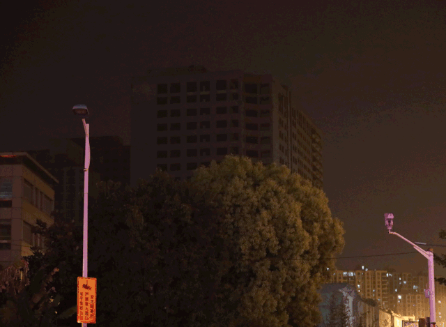 飞舞的红窗帘、出狱的窃·格瓦拉，4月我们关注