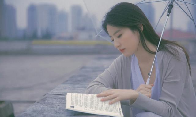 娱乐圈里曾被誉为“梦中情人”的十二位女星，