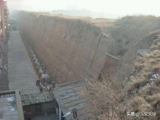 你见过修缮以前的大同古城墙吗？