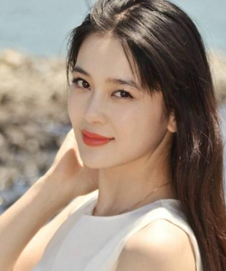 她人美戏好主角拿到手软，却始终火不起来，全