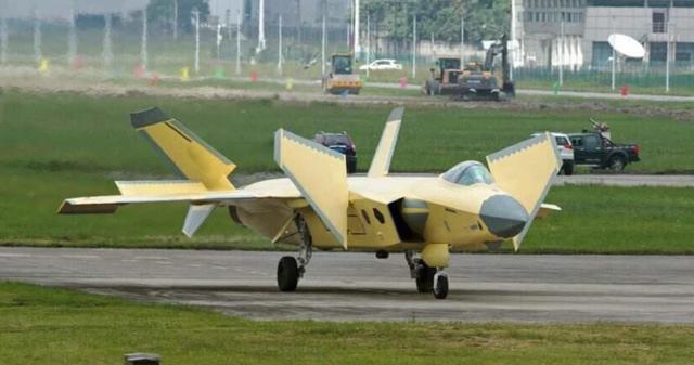 都有五代机了，为什么还要生产歼16？专家：有些事歼20做不到