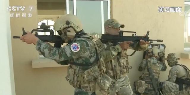 中国特种兵形象变迁：单兵装备越来越好，数字