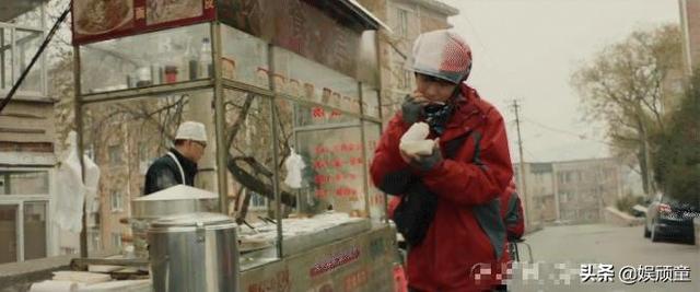 肖战获得金扫帚奖后，粉丝抠细节证明演技，知