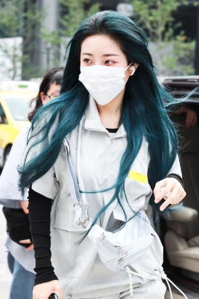 发色|THE9换新发色 刘雨昕金色虞书欣大红孔雪儿紫色撑门面