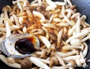 便秘最怕吃这菜，8元一斤，3块钱能炒一大盘，常吃清肠通便治便秘