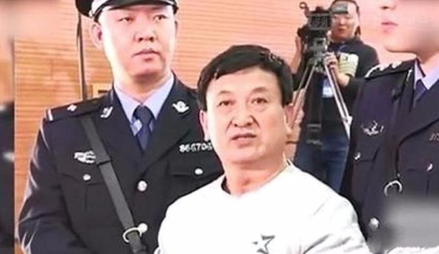 盗墓界的“祖师爷”，30年盗了5亿，被抓后狂言100个专家都不及他