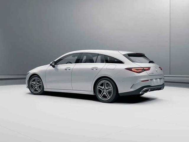 年轻人，想要潮流的汽车，为何不看看奔驰新生代家族？