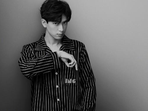 明星出道前：李现憨厚，肖战丑了，黄景瑜没变，刘怡潼精神小伙？