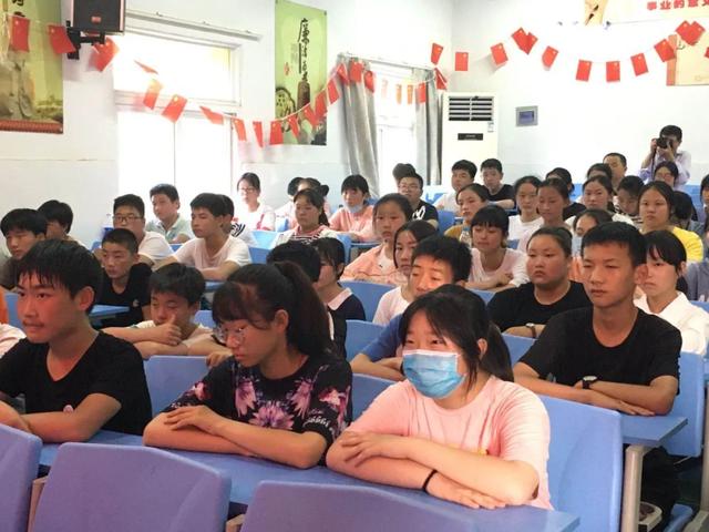 【新时代检察宣传周】守护祖国未来花朵，检察官送法进校园
