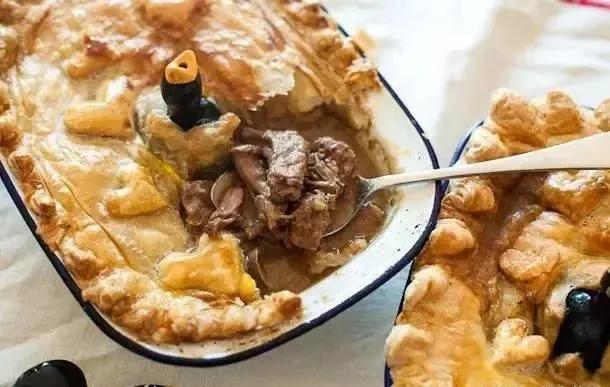 �������ض�40������ħ������ʳ���̵㣬��ǵö���