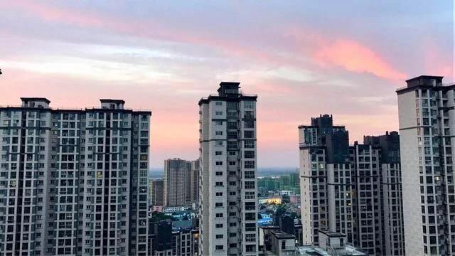 “揪心”消息传来，超200个房企破产，背后更值