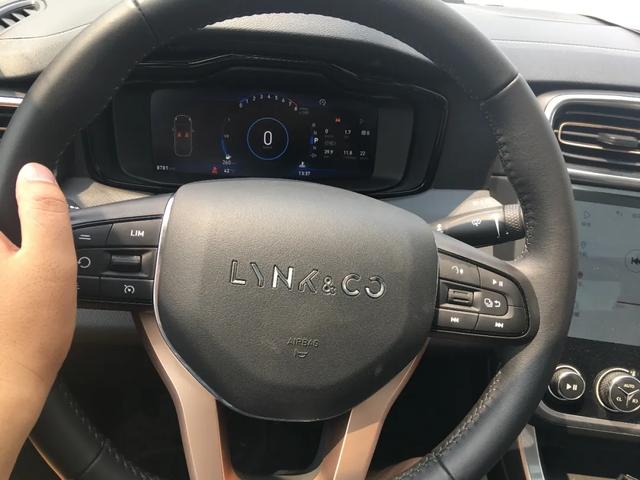 “网红SUV”领克01，外观时尚安全性高，难怪年轻人这么喜欢