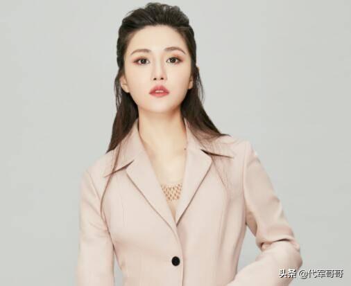 《小娘惹》中的美女排行，张曦文第六，何雨虹第二，肖燕排第几？