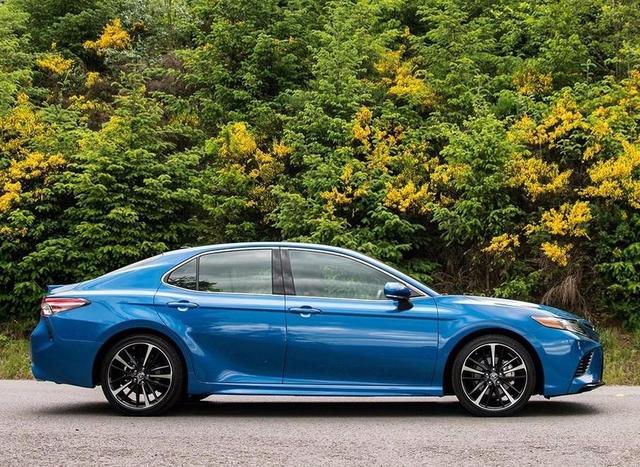 都是2.5L自然吸气发动机，丰田凯美瑞和马自达阿