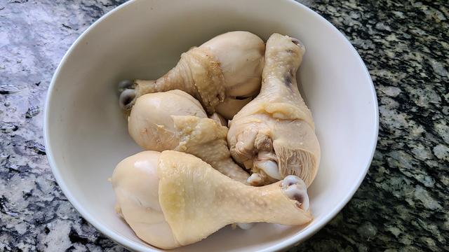 柠檬鸡，好吃又开胃的一道美食，做法简单香味浓，天热吃正好