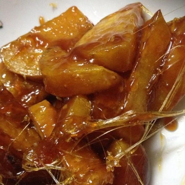 喜歡吃烤地瓜的舉個手！今天換口味，做個拔絲地瓜，甜，香，酥