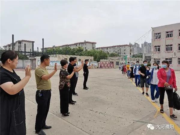 濮陽市第十中學進行初中畢業典禮