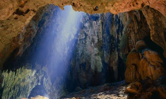 菲律宾吕宋岛卡拉奥洞穴挖掘出一批不为人知的人类新物种遗骸