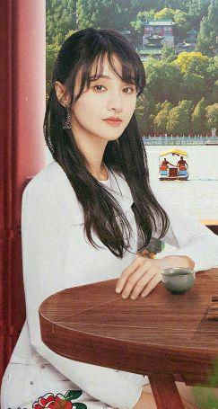 郑爽二手平台发错货，豪掷18万项链当补偿，网友：明星都这么壕？