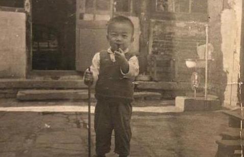 被戴绿帽，遭妻子泼脏水，憋屈8年终逆袭，儿子却成潘粤明心中痛