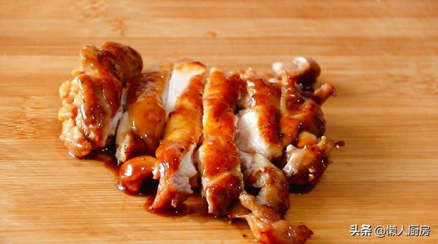 一个人在家吃什么，15元买了2个大鸡腿，做了一盘黑椒鸡腿饭